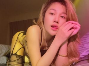 มีนา เอวดี ย้อมสี 14