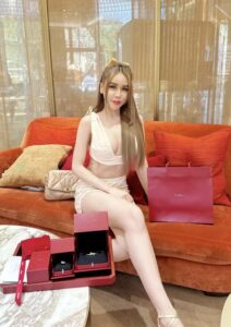 อามมี่ แม็กซิม อามมี่ แม็กซิม