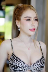 อามมี่ แม็กซิม อามมี่ แม็กซิม