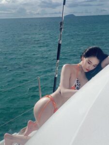 อามมี่ แม็กซิม อามมี่ แม็กซิม