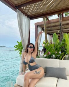 ปลายฟ้า วราหะ